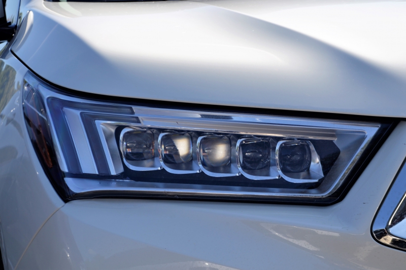 automobile-RIANS-min_acura-headlamp-2834131